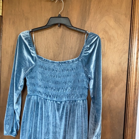 LC Lauren Conrad smocked flounce hem velvet dress duller blue size M - Picture 17 of 17